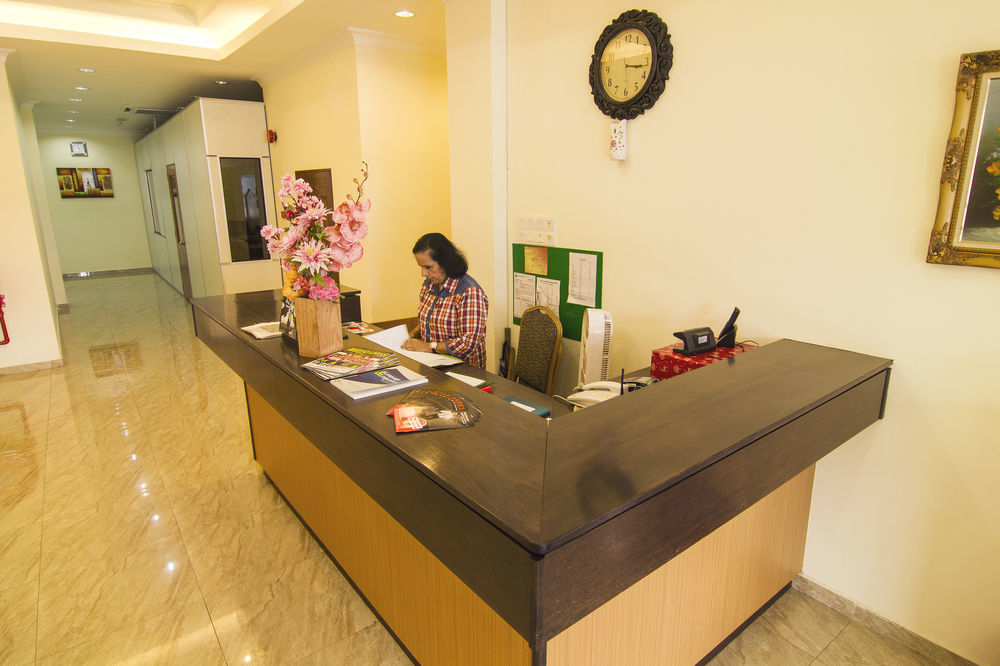 Oyo 327 Buddys Hotel Kuala Lumpur Esterno foto