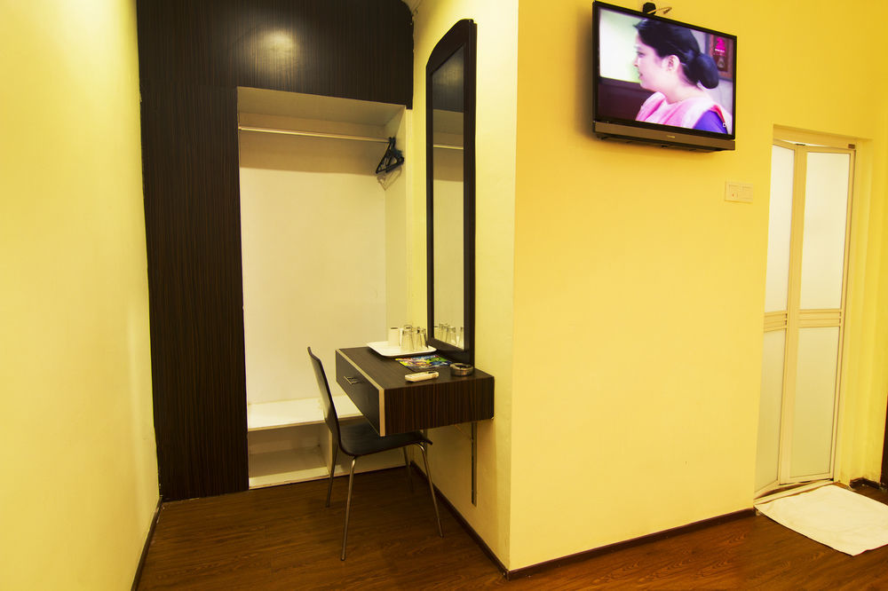Oyo 327 Buddys Hotel Kuala Lumpur Esterno foto