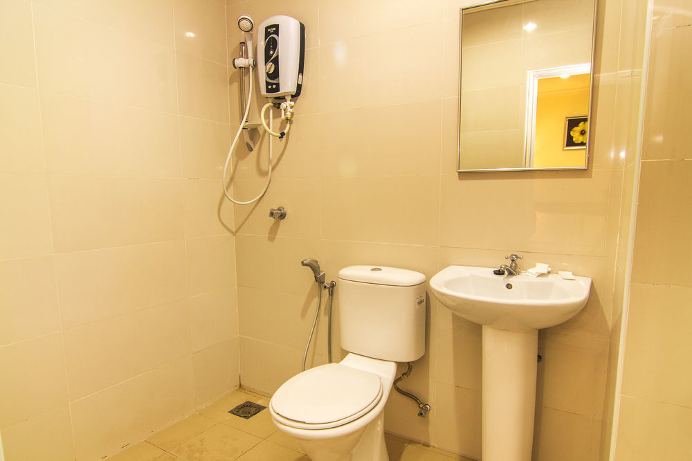 Oyo 327 Buddys Hotel Kuala Lumpur Esterno foto