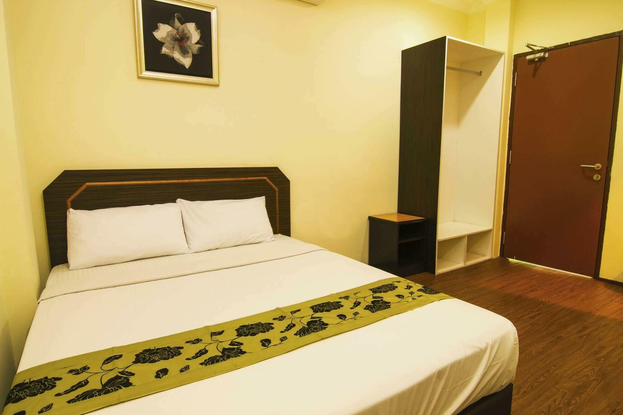 Oyo 327 Buddys Hotel Kuala Lumpur Esterno foto